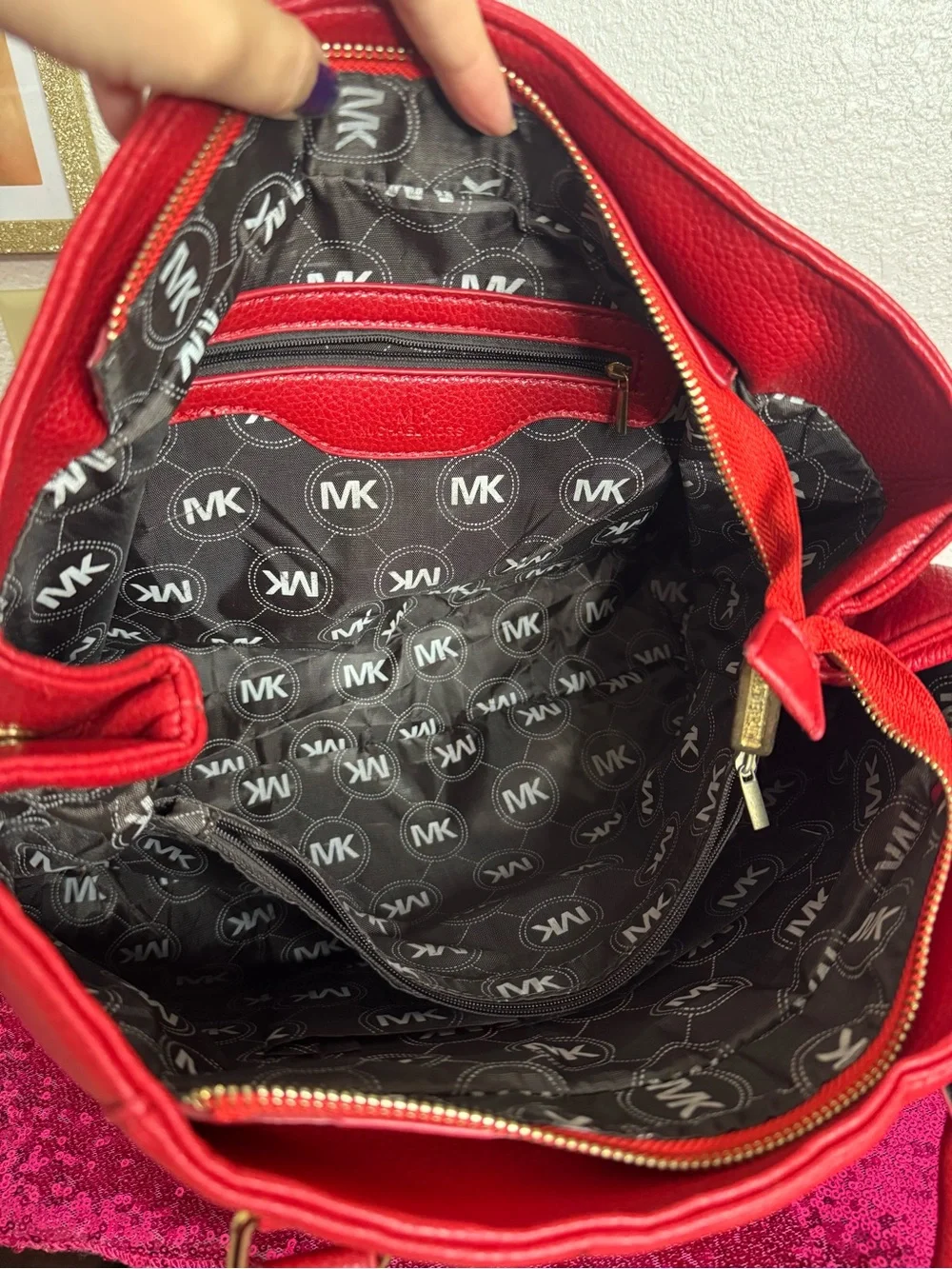 MICHAEL KORS 🍒 Cherry Red Pebbled Leather Shoulder Tote, Gold MK Charm Hangtag